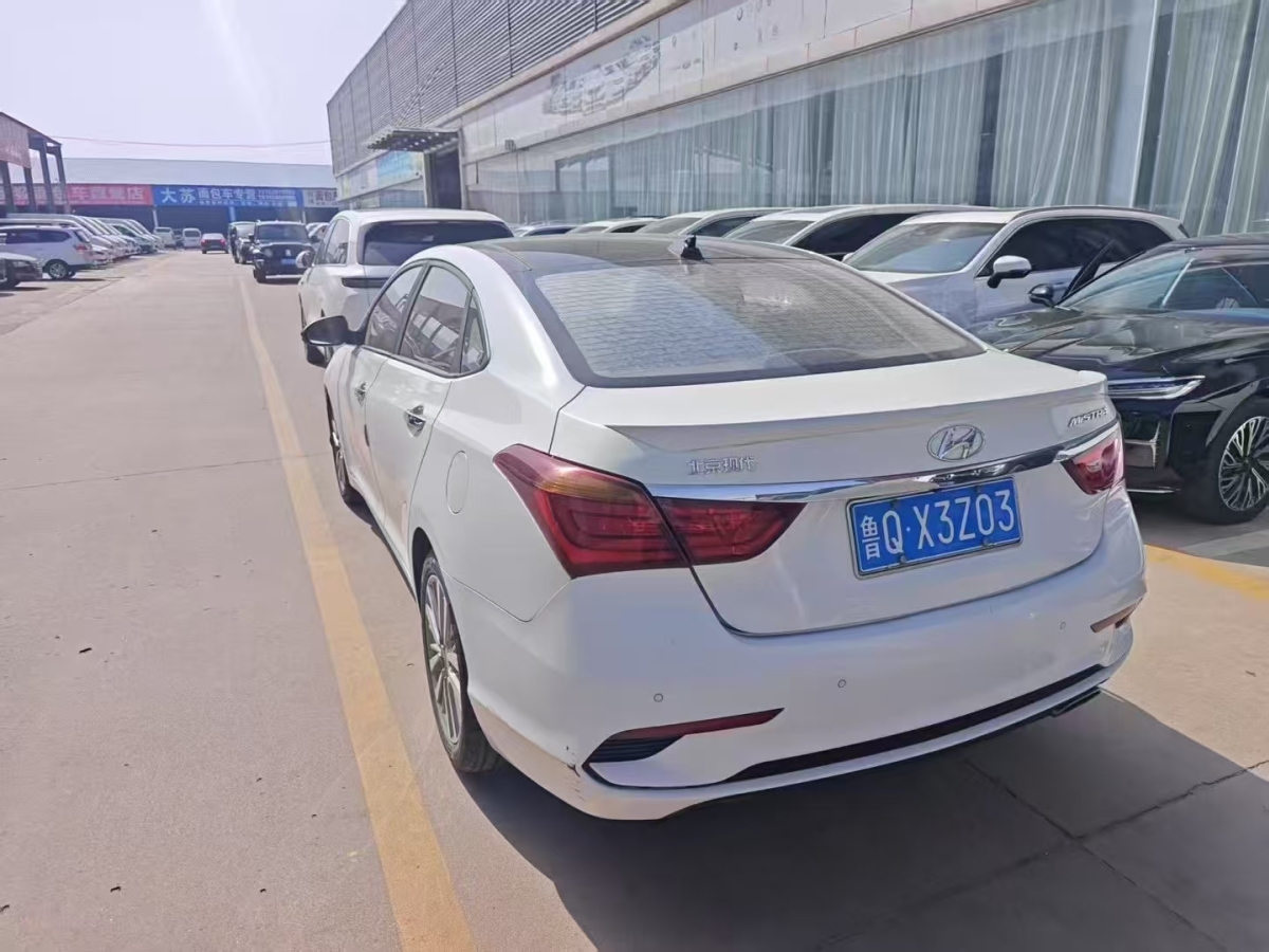 現(xiàn)代 名圖  2017款 1.8L 自動尊貴型DLX 國VI圖片