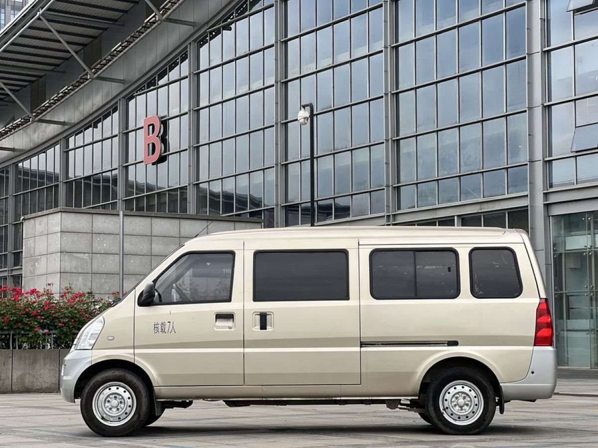 五菱 五菱荣光EV  2020款 客车版基本型7座300KM图片