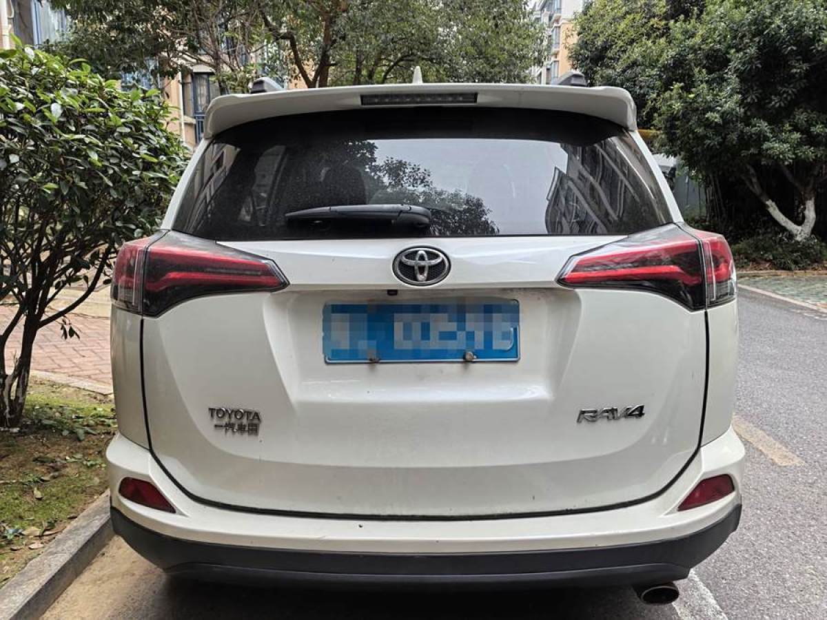 豐田 RAV4榮放  2016款 2.0L CVT兩驅(qū)風(fēng)尚版圖片