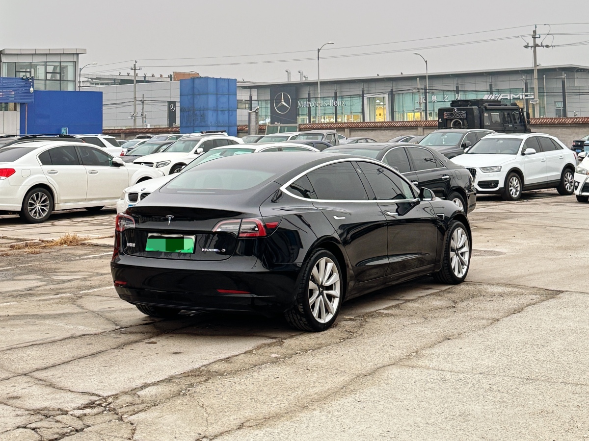 特斯拉 Model 3  2019款 標(biāo)準(zhǔn)續(xù)航后驅(qū)升級版圖片