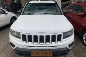 指南者 Jeep 2.0L 兩驅(qū)運(yùn)動(dòng)版