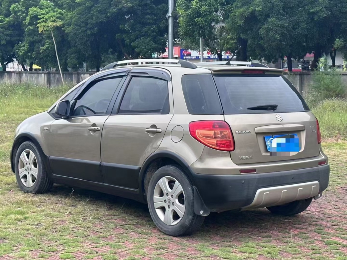 2013年1月鈴木 天語  2012款 SX4 1.6L 兩廂銳騎型