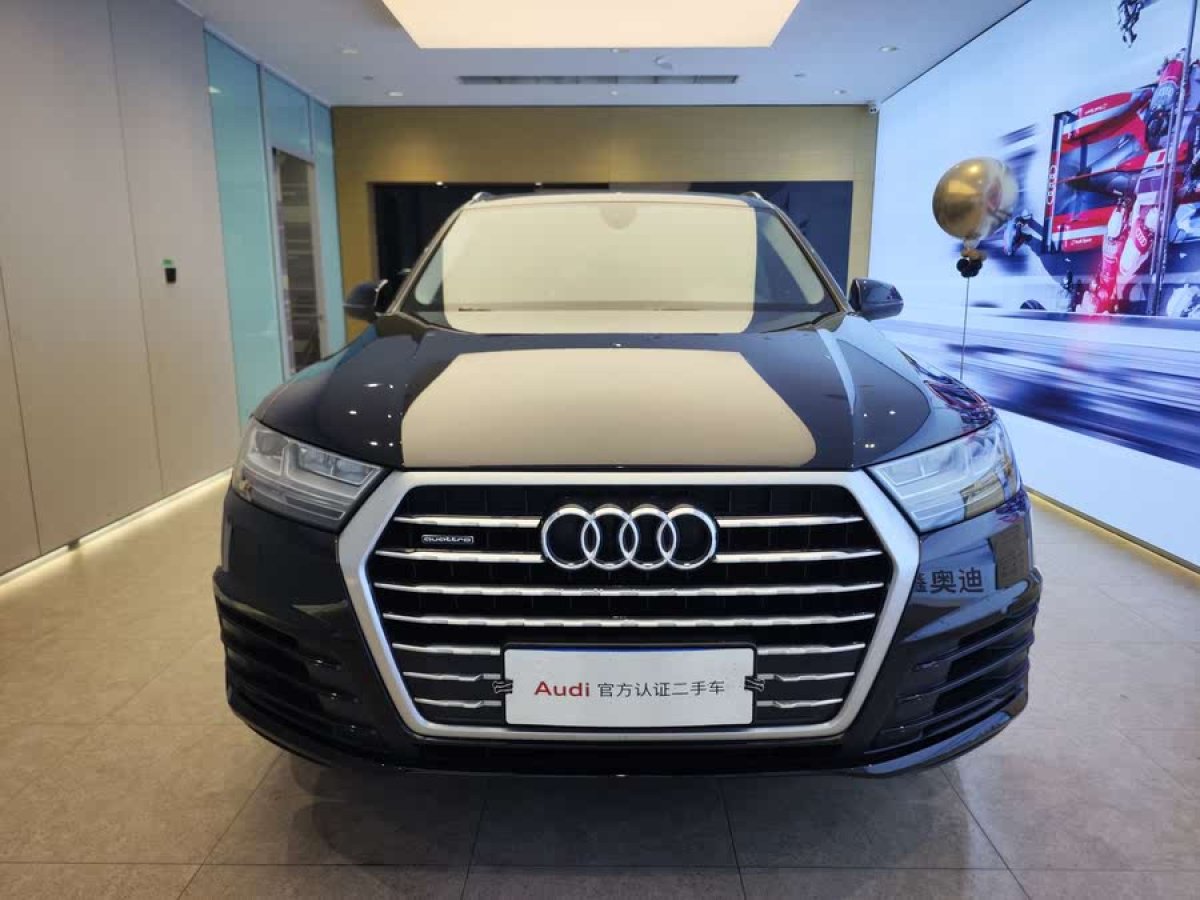 奧迪 奧迪Q7  2018款 45 TFSI S line運(yùn)動(dòng)型圖片