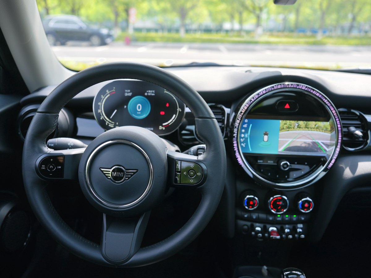 2023年5月MINI MINI  2023款 改款 1.5T COOPER 藝術家