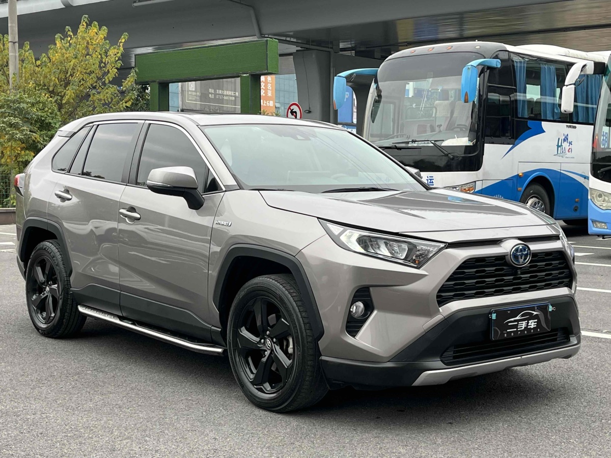 豐田 RAV4榮放  2020款 雙擎 2.5L CVT四驅(qū)精英PLUS版圖片