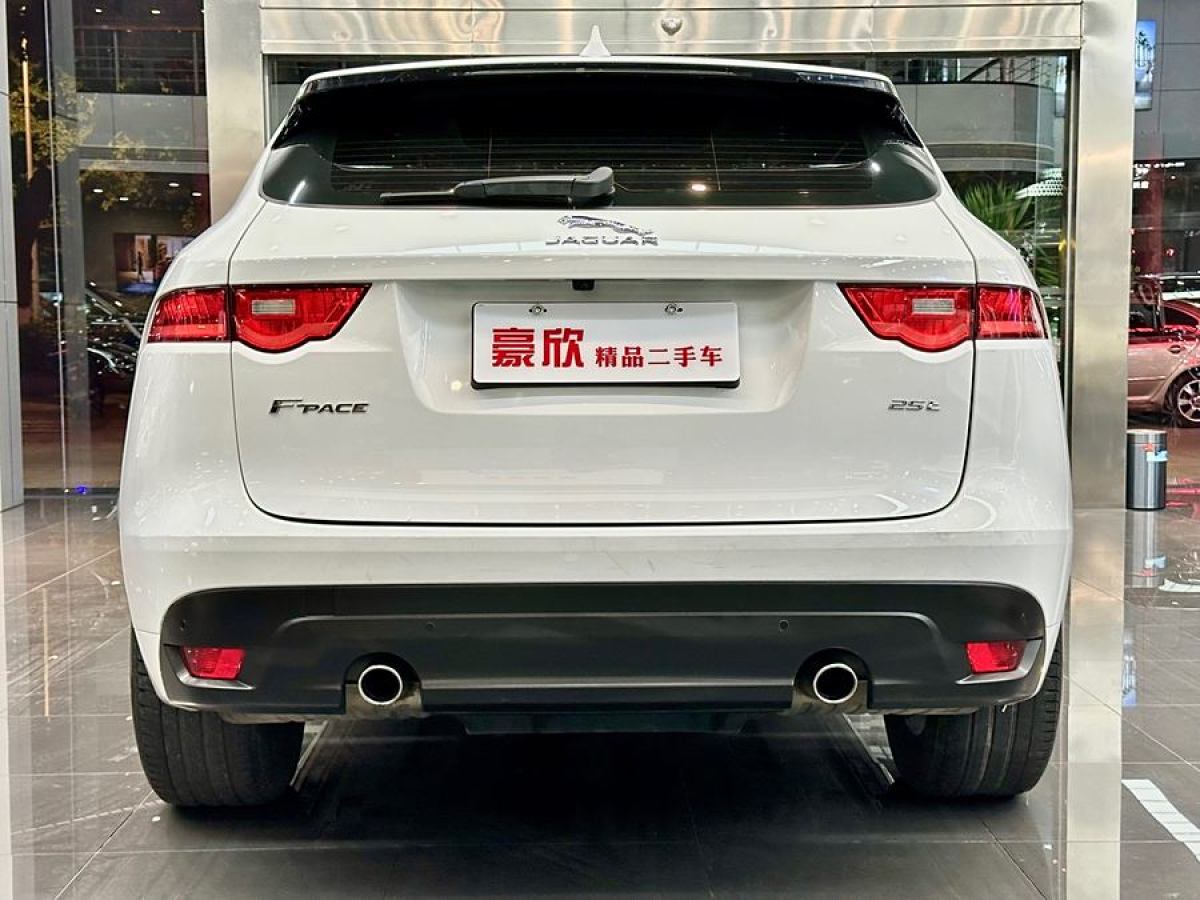 捷豹 F-PACE  2016款 2.0T 兩驅(qū)R-Sport運動版圖片