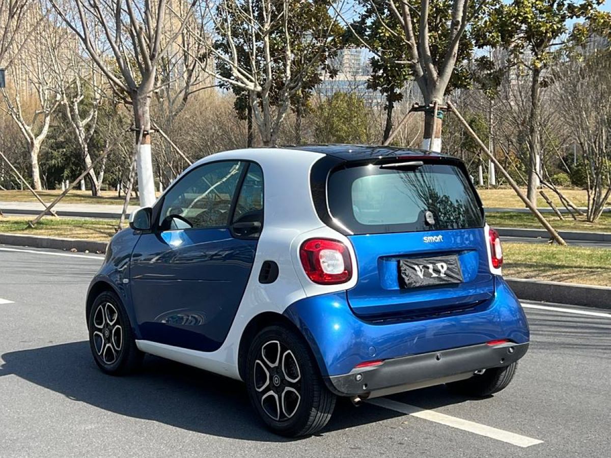 smart fortwo  2016款 0.9T 66千瓦硬頂先鋒版圖片