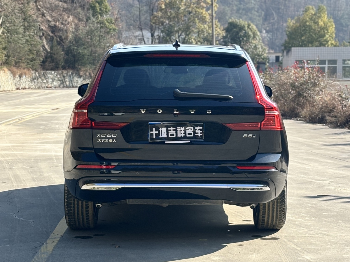 沃爾沃 XC60  2024款 B5 四驅(qū)智遠(yuǎn)運(yùn)動(dòng)版圖片