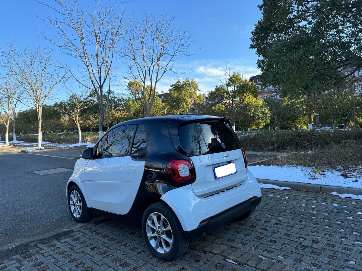 smart fortwo  2015款 1.0L 52千瓦硬顶灵动版图片