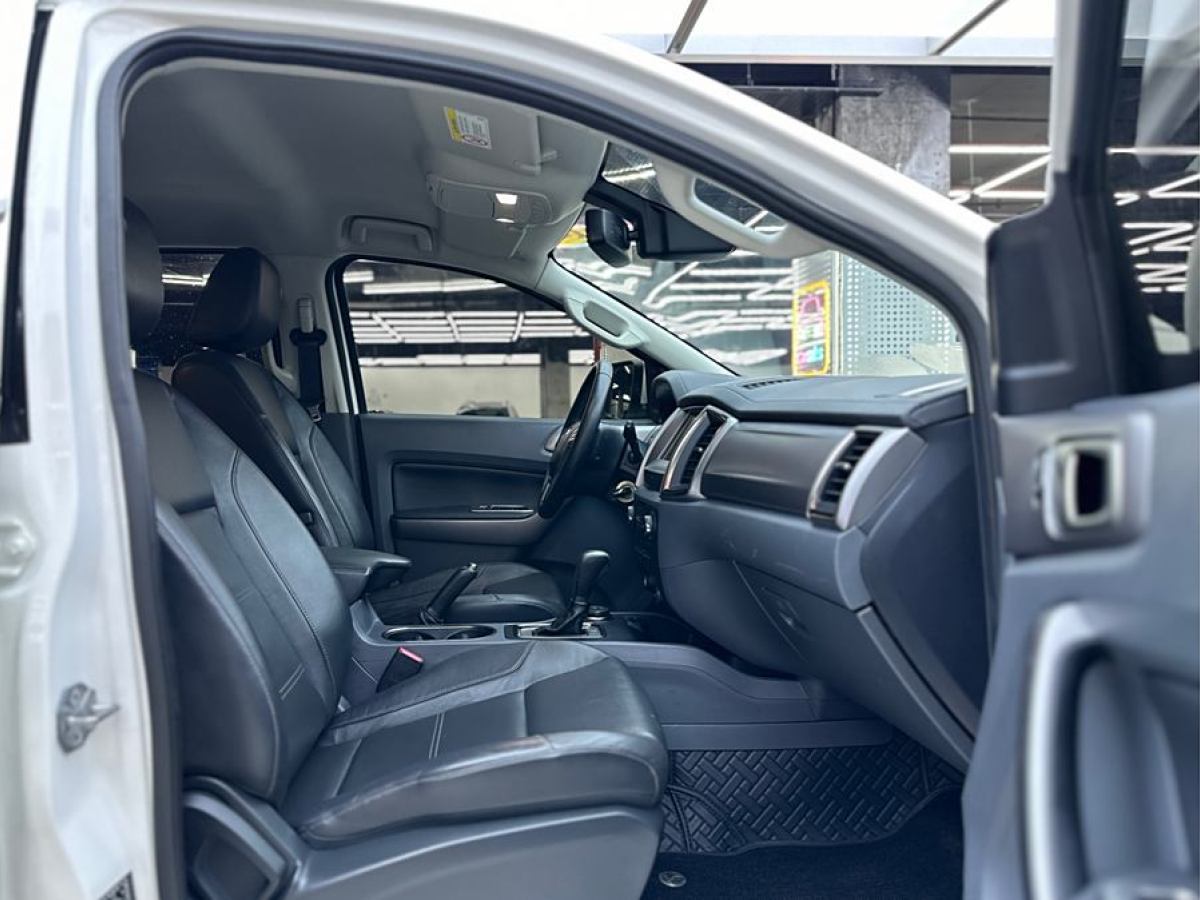 福特 撼路者  2016款 2.0T 汽油自动四驱豪华版图片