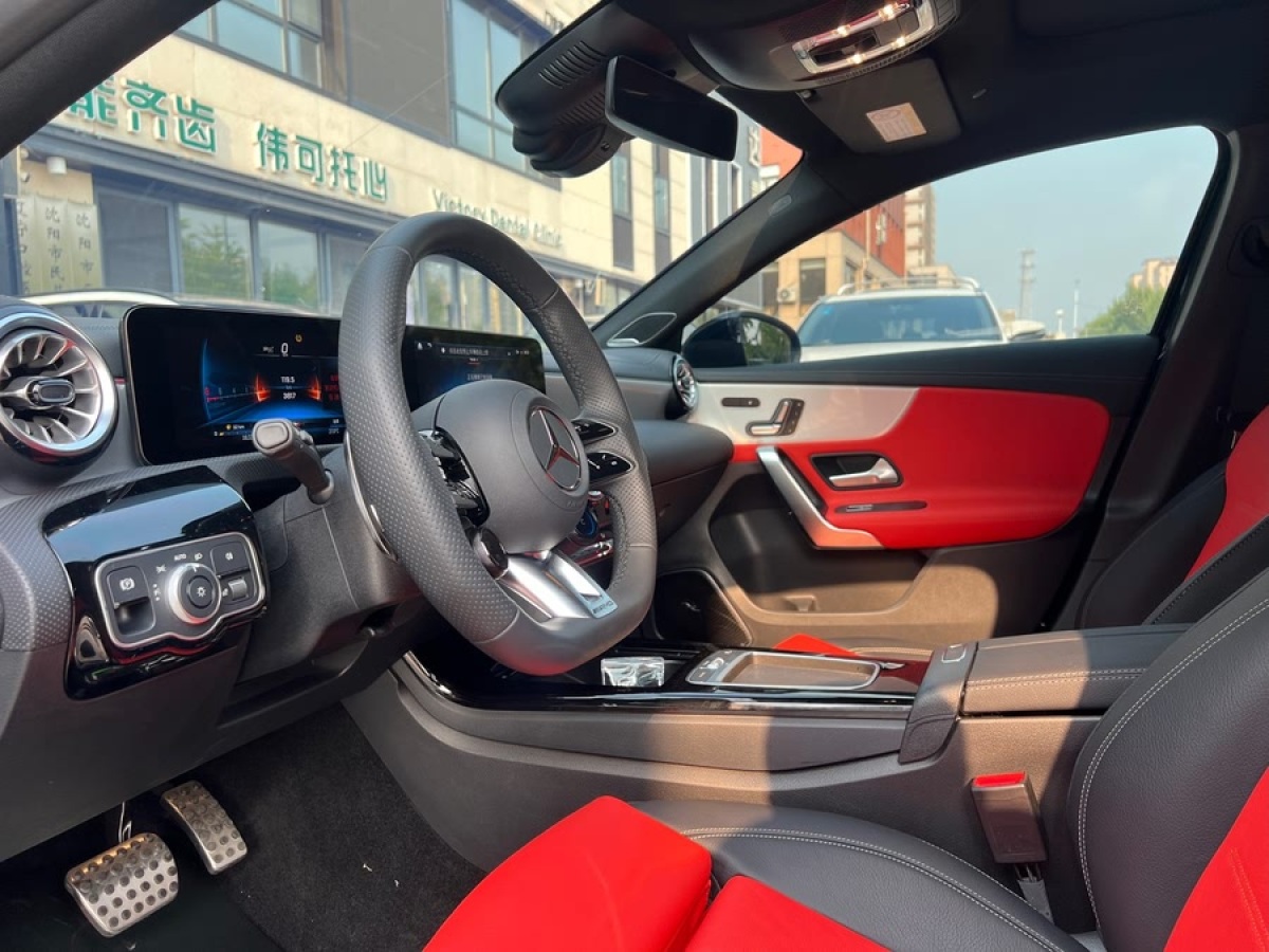 奔馳 奔馳A級AMG  2024款 改款 AMG A 35 4MATIC圖片