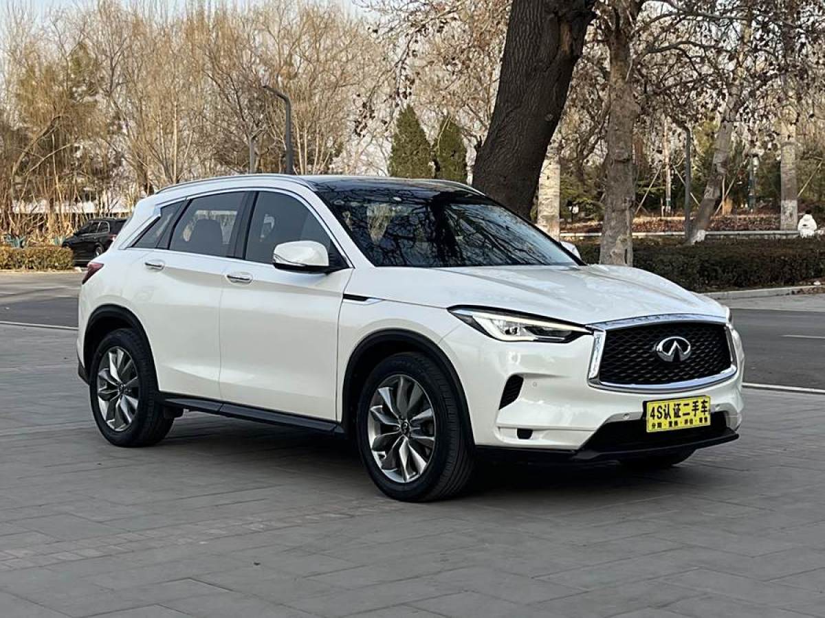 英菲尼迪 QX50  2020款 改款 2.0T 兩驅(qū)時(shí)尚版圖片