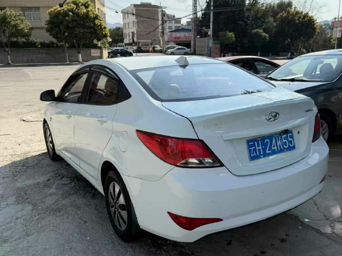 現(xiàn)代 瑞納  2014款 1.4L 手動(dòng)時(shí)尚型GS圖片