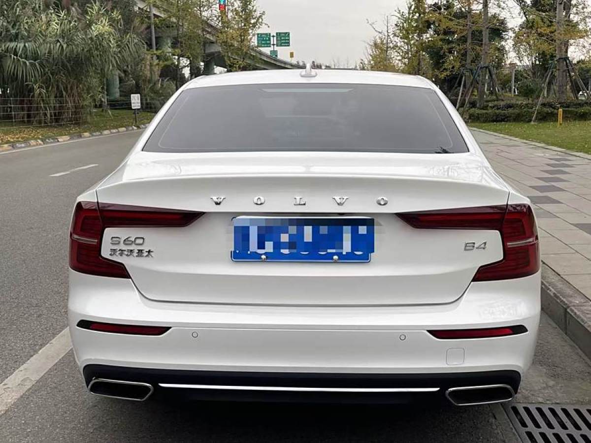 沃爾沃 S60L  2022款 B4 智逸豪華版圖片