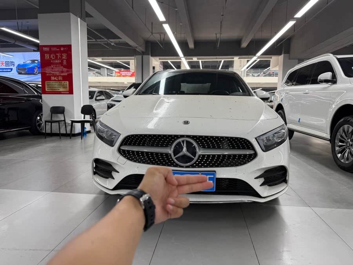 奔馳 奔馳A級  2020款 改款 A 200 L 運動轎車時尚型圖片