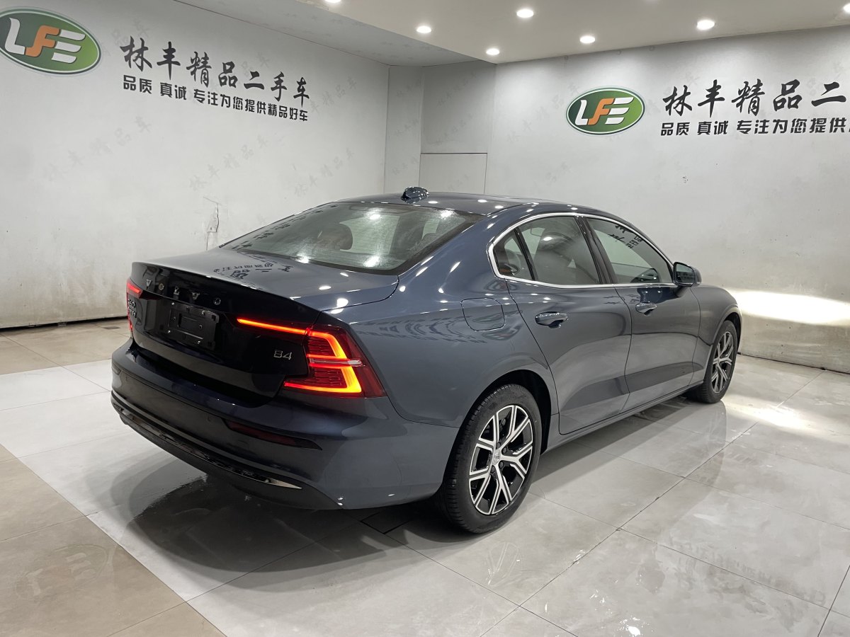 沃爾沃 S60L  2024款 B4 智逸豪華版圖片