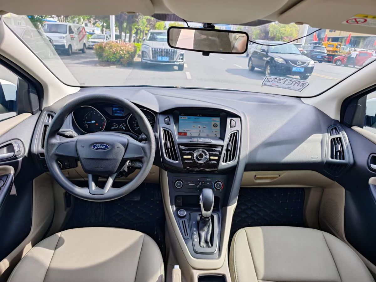 福特 福克斯  2017款 三厢 1.6L 自动舒适型智行版图片