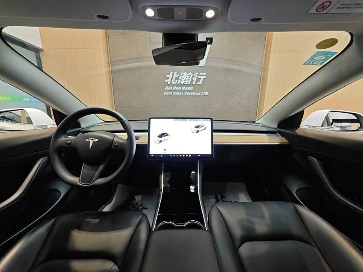 特斯拉 Model 3  2019款 標(biāo)準(zhǔn)續(xù)航后驅(qū)升級(jí)版圖片