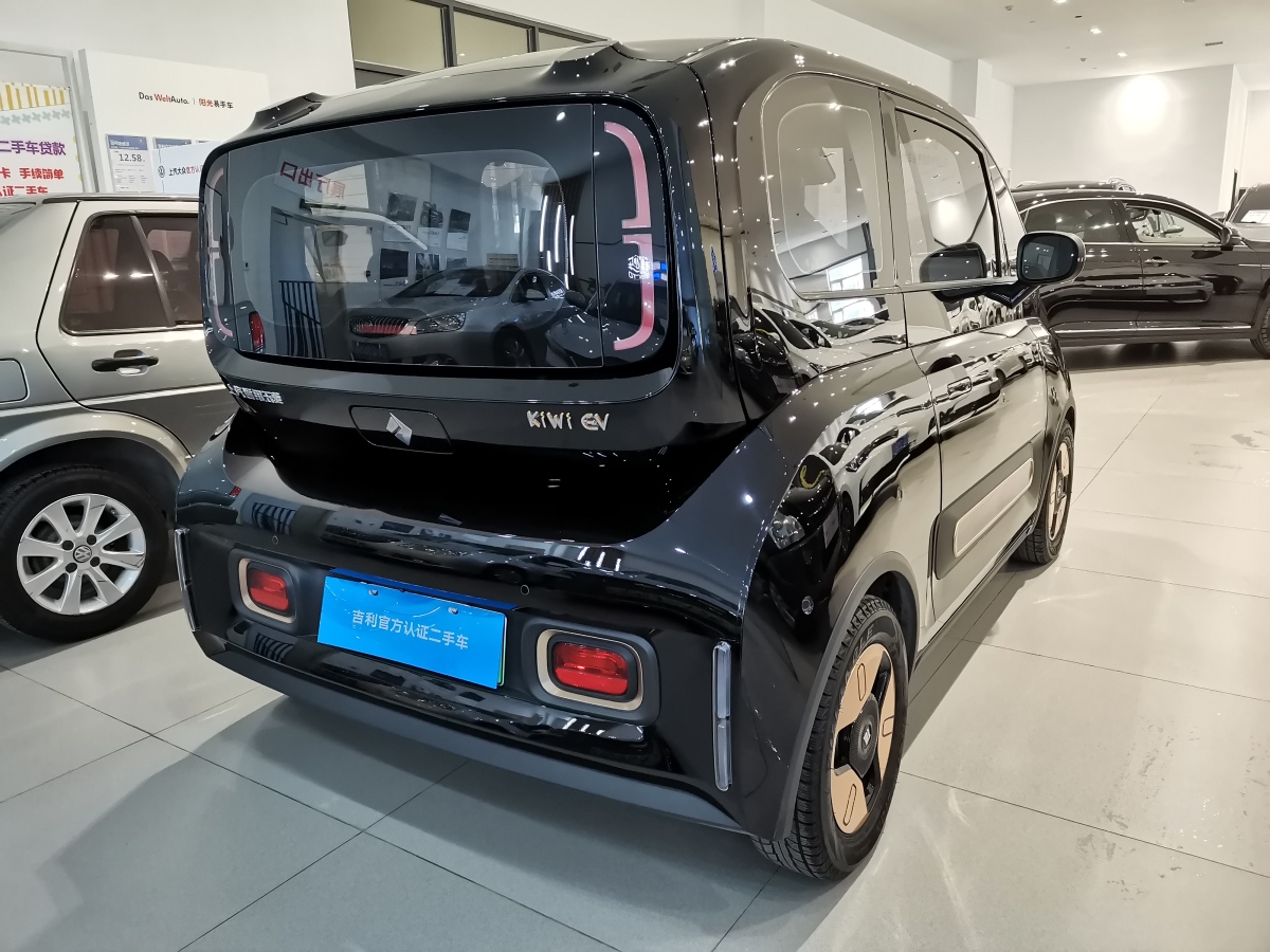 寶駿 寶駿KiWi EV  2021款 藝術(shù)家 三元鋰圖片