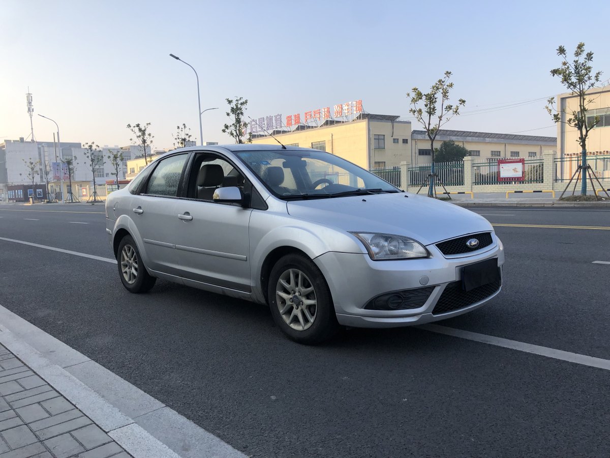 福特 ?？怂? 2007款 三廂 1.8L 手動舒適型圖片