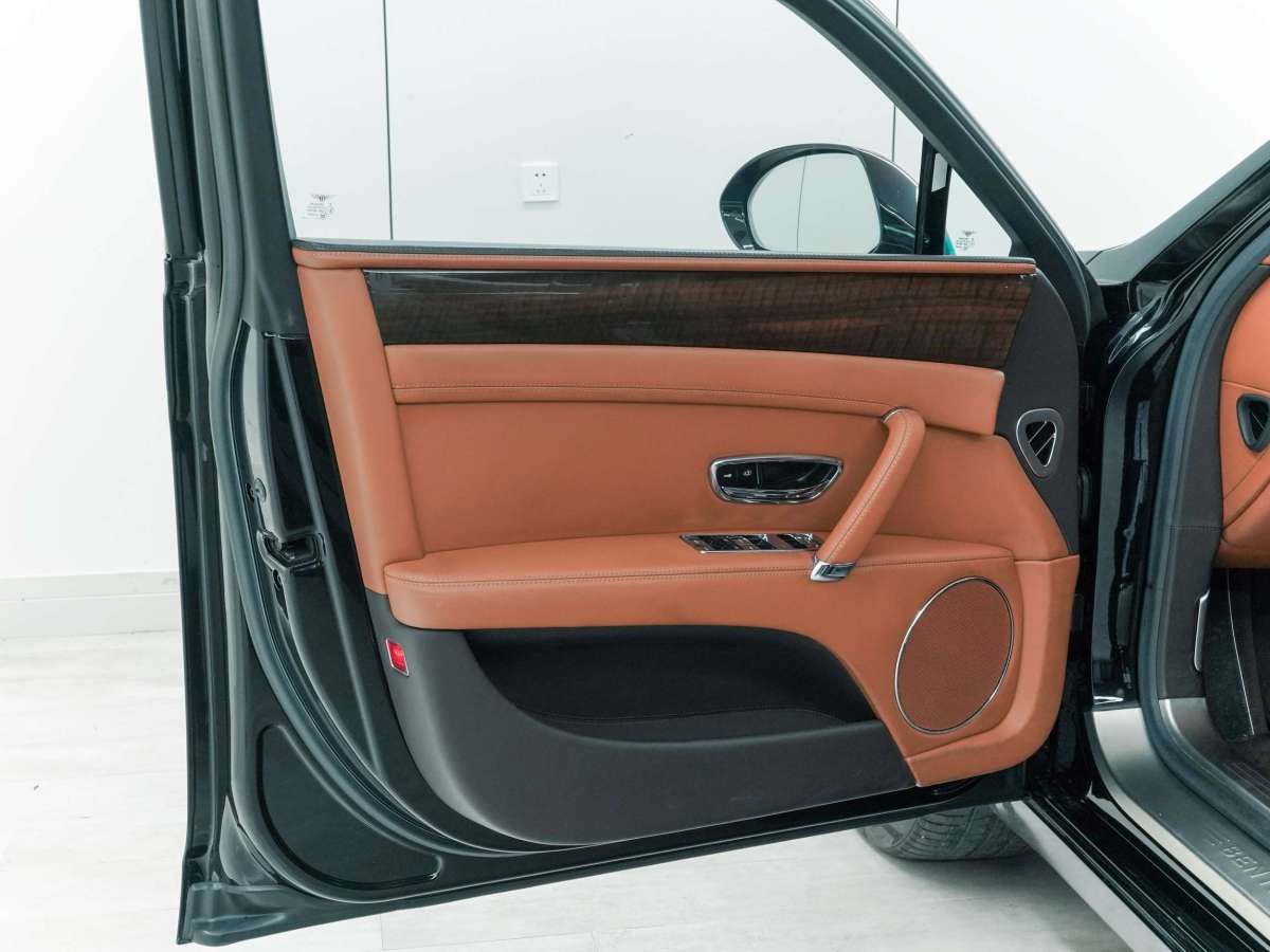 2017年1月宾利 飞驰  2015款 4.0T V8 豪华版