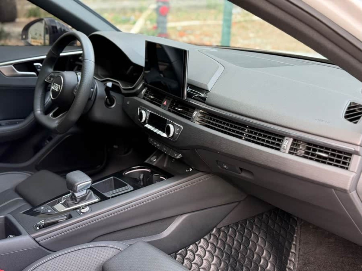 奧迪 奧迪A4L  2024款 40 TFSI 豪華動感型圖片