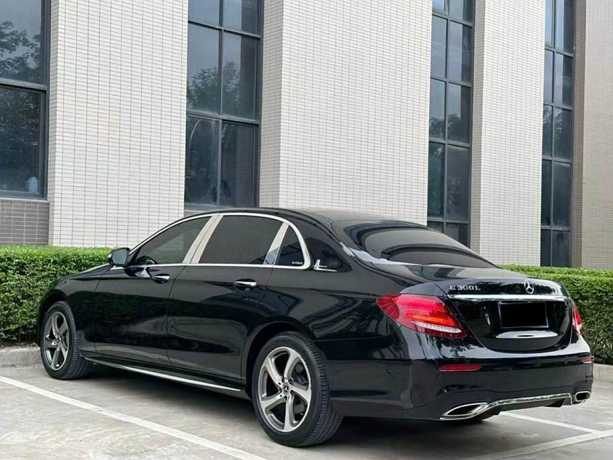 奔馳 奔馳E級(jí)  2019款 改款 E 300 L 豪華型圖片