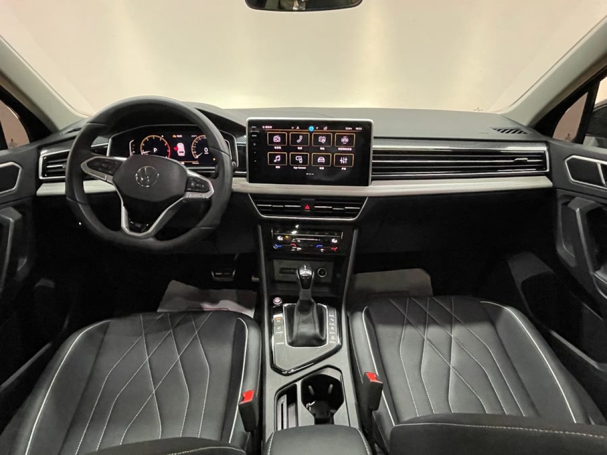 大眾 途觀L  2024款 出眾款 330TSI 自動(dòng)兩驅(qū)R-Line龍耀版圖片