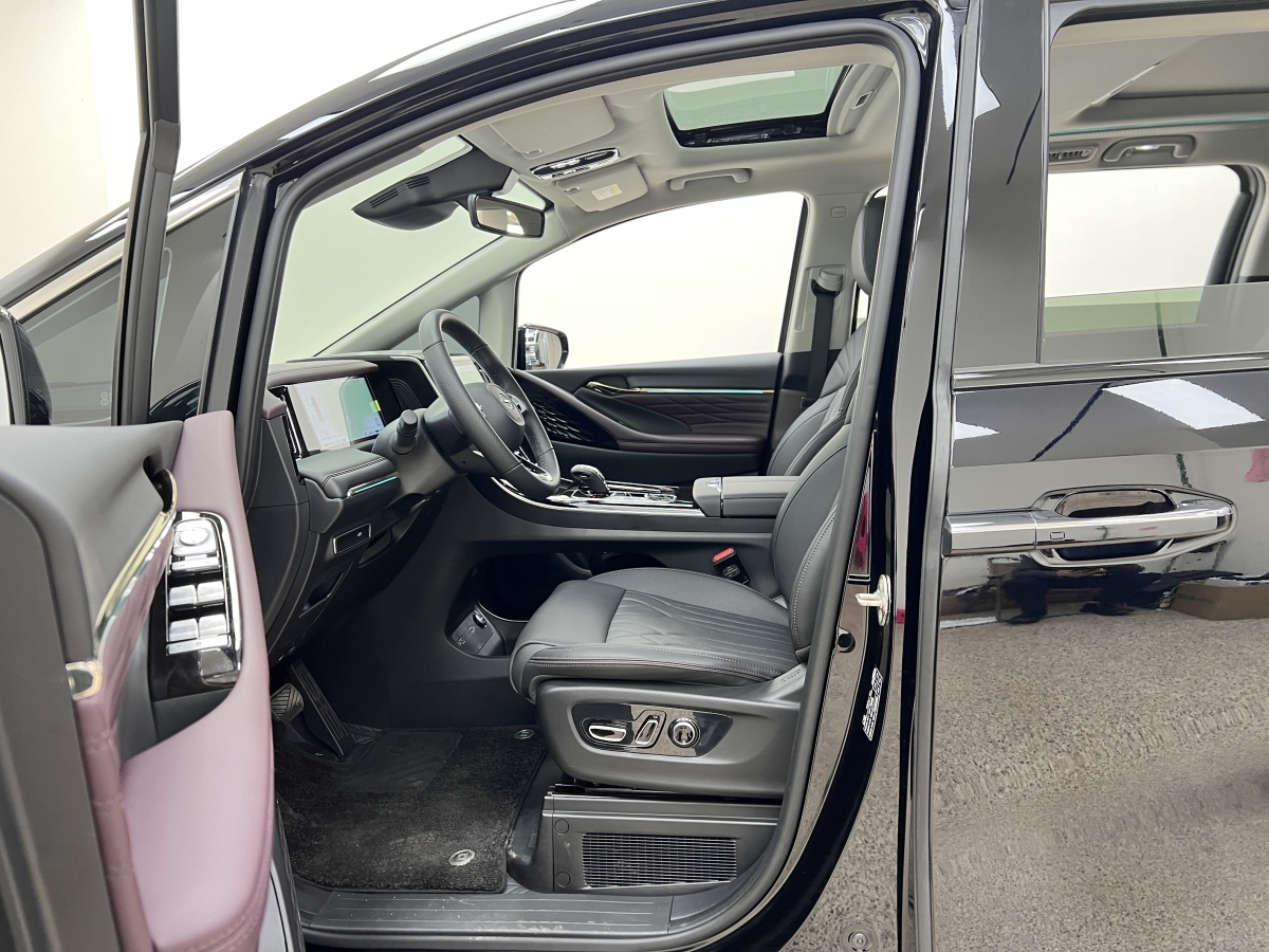 廣汽傳祺 M8  2024款 宗師系列 400T 至尊版圖片