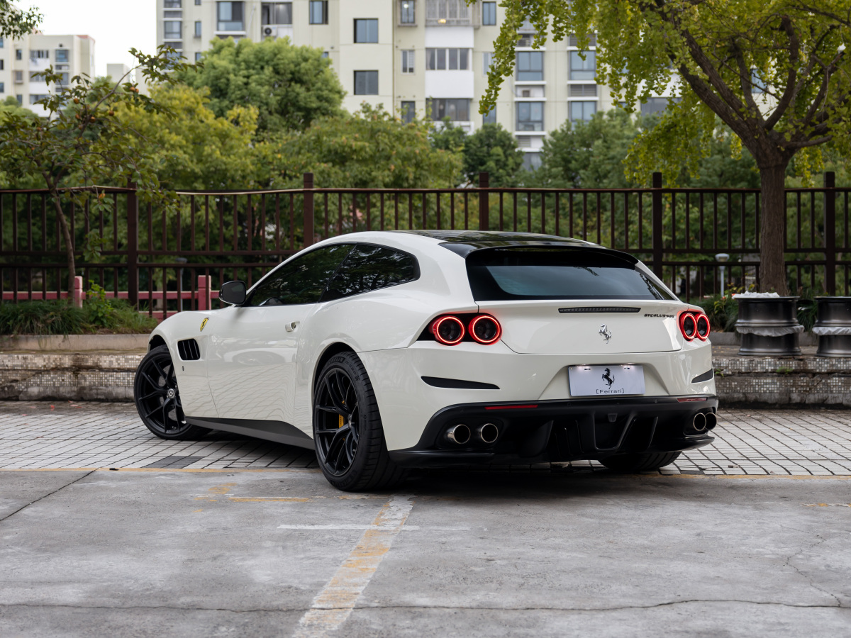 法拉利 GTC4Lusso  2017款 3.9T V8圖片