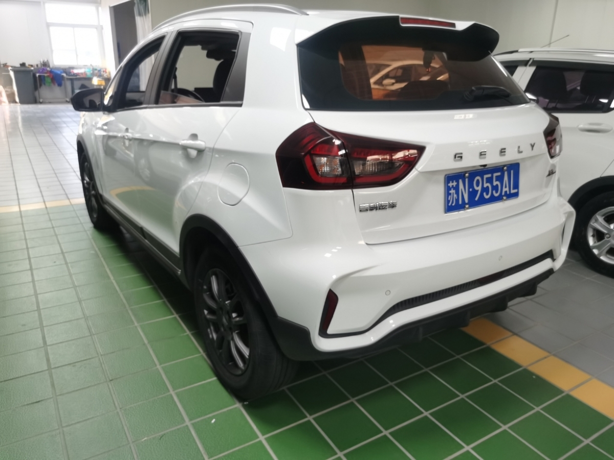 吉利 遠(yuǎn)景X3  2019款  升級(jí)版 1.5L CVT尊貴型圖片