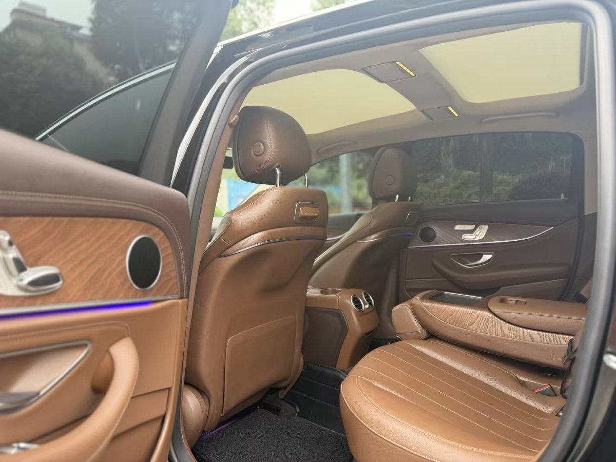 奔馳 奔馳E級(jí)  2018款 改款 E 300 L 豪華型圖片