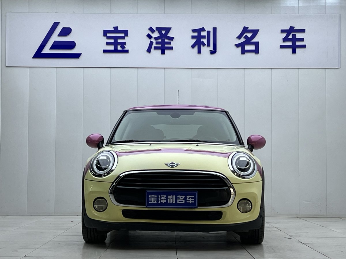 MINI COUNTRYMAN  2018款 1.5T COOPER 藝術(shù)家圖片