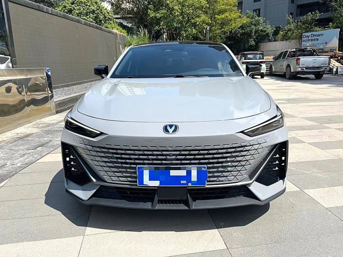 長安 長安UNI-V  2022款 1.5T 智慧領(lǐng)航型圖片