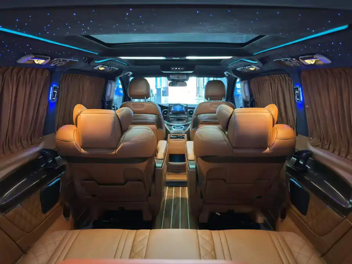 奔馳 V級  2021款 V 260 L 長軸距豪華版圖片