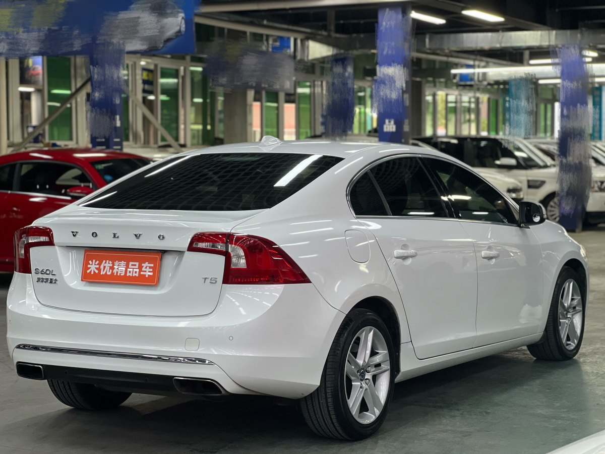 沃尔沃 S60  2016款 S60L 2.0T T5 智驭版图片