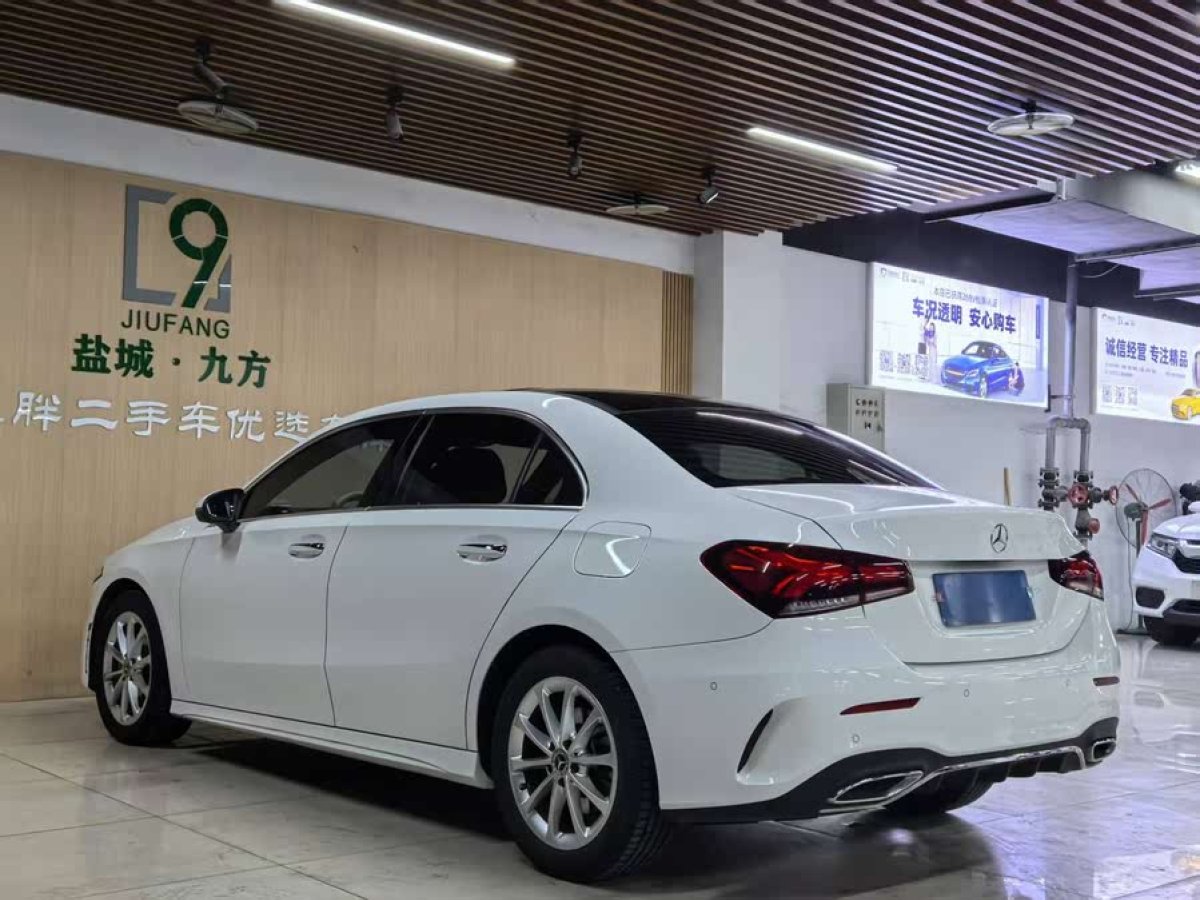 奔馳 奔馳A級  2020款 改款 A 200 L 運(yùn)動(dòng)轎車動(dòng)感型圖片