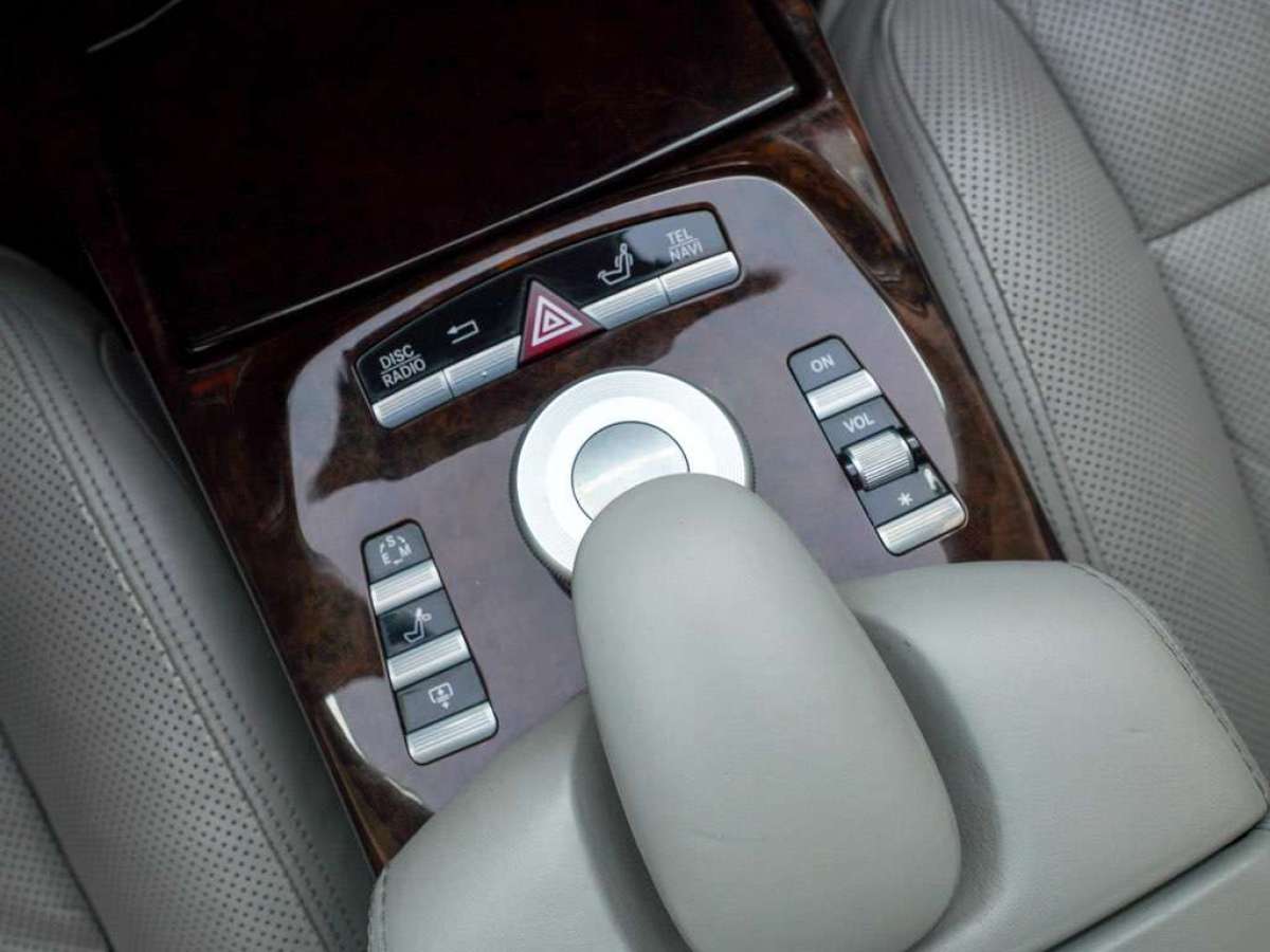 2011年12月奔驰 奔驰S级  2011款 S 500 L CGI 4MATIC