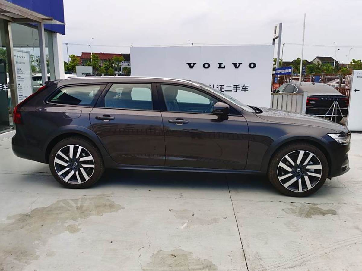 沃爾沃 V90  2023款 Cross Country B5 AWD 智尊版圖片