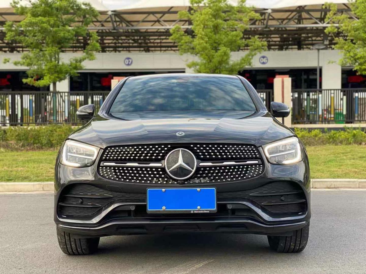 2022年1月奔馳 奔馳GLC  2022款 GLC 300 4MATIC 轎跑SUV