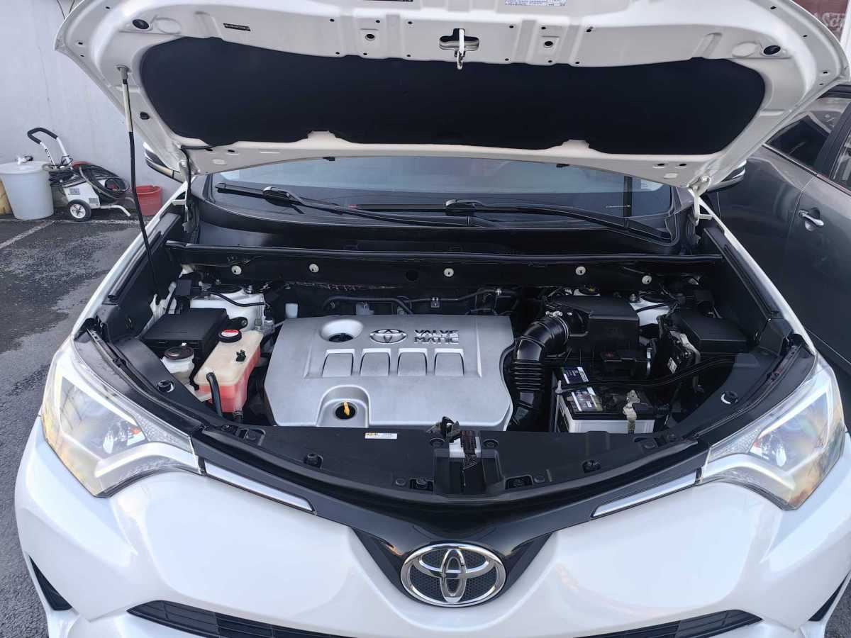 豐田 RAV4  2018款 榮放 2.0L CVT兩驅(qū)風(fēng)尚版圖片