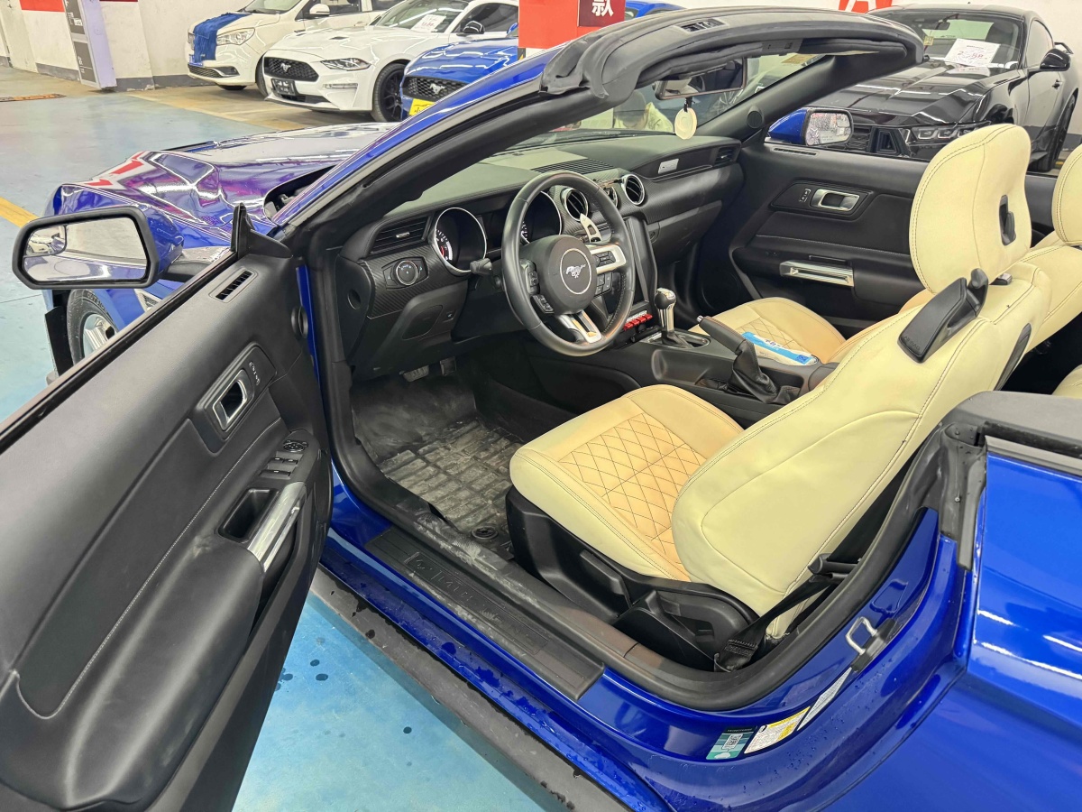 福特 Mustang  2024款 2.3T EcoBoost 敞篷運(yùn)動(dòng)版圖片
