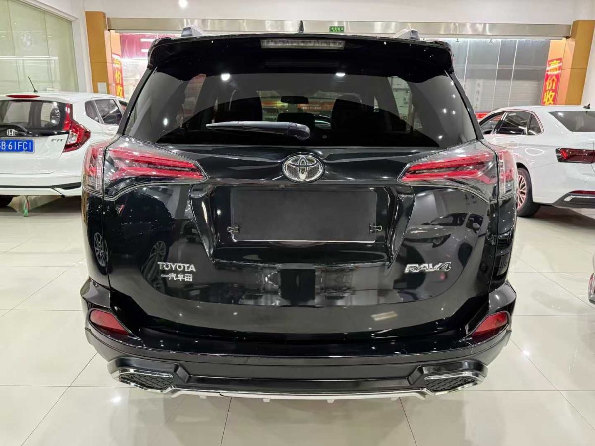 豐田 RAV4榮放  2018款 2.0L CVT兩驅(qū)風尚X版圖片