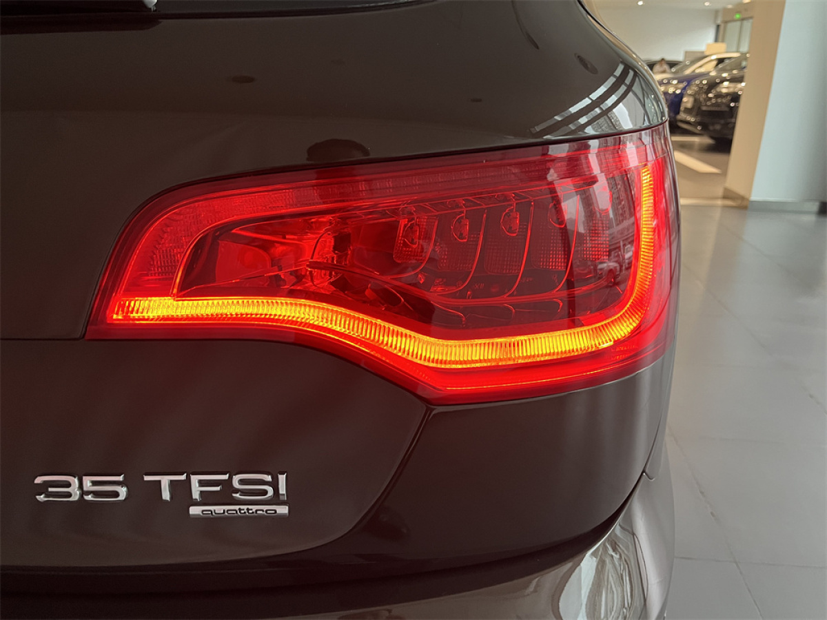 奧迪 奧迪Q7  2014款 35 TFSI 進(jìn)取型圖片