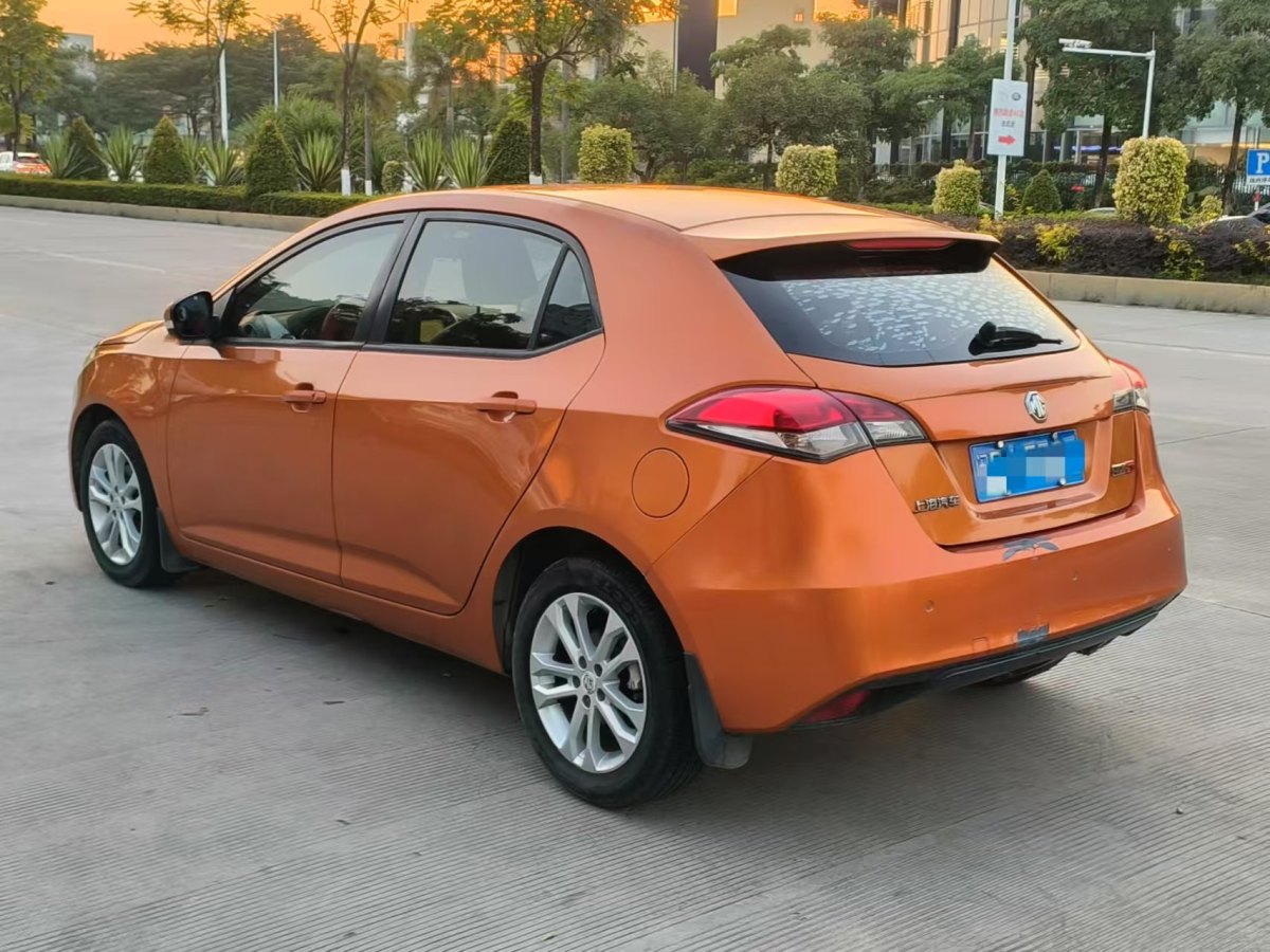 名爵 名爵5  2012款 MG5 1.5L 領(lǐng)航版圖片