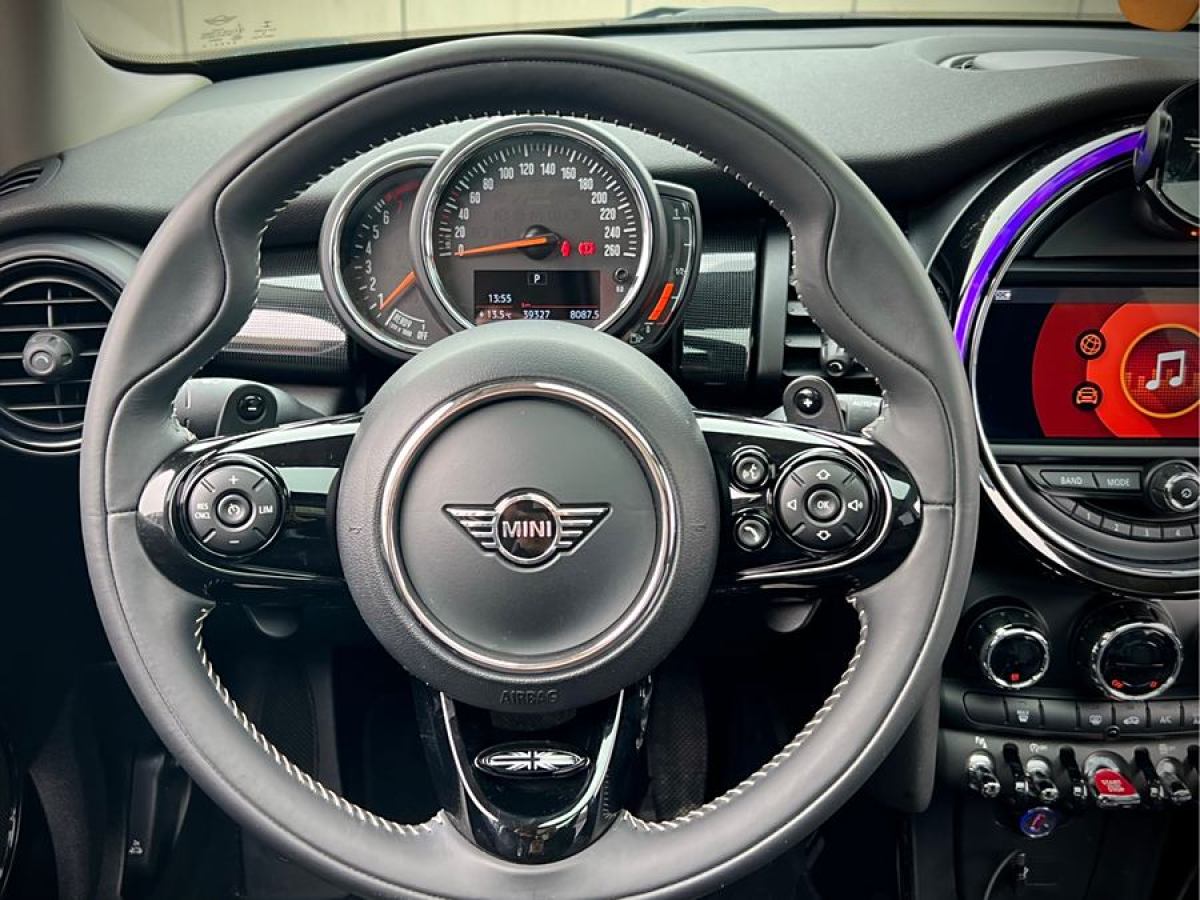 MINI MINI  2019款 2.0T COOPER S 藝術(shù)家 五門版圖片