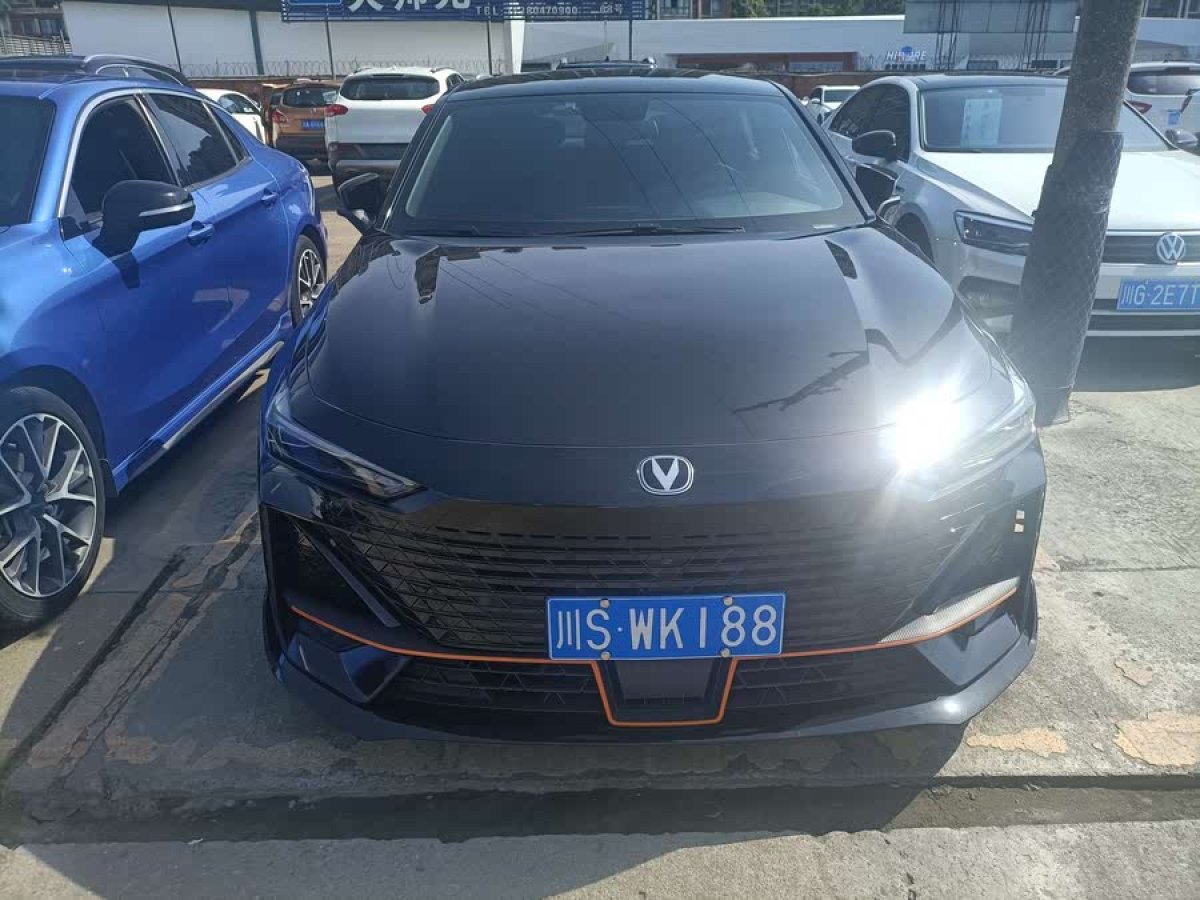 長安 長安UNI-V  2023款 1.5T 運動版圖片