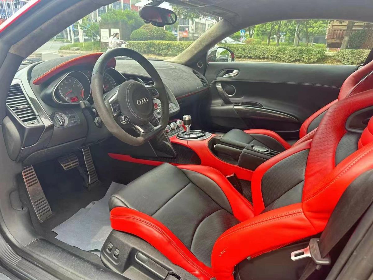 奧迪 奧迪R8  2011款 Spyder 5.2 FSI quattro圖片