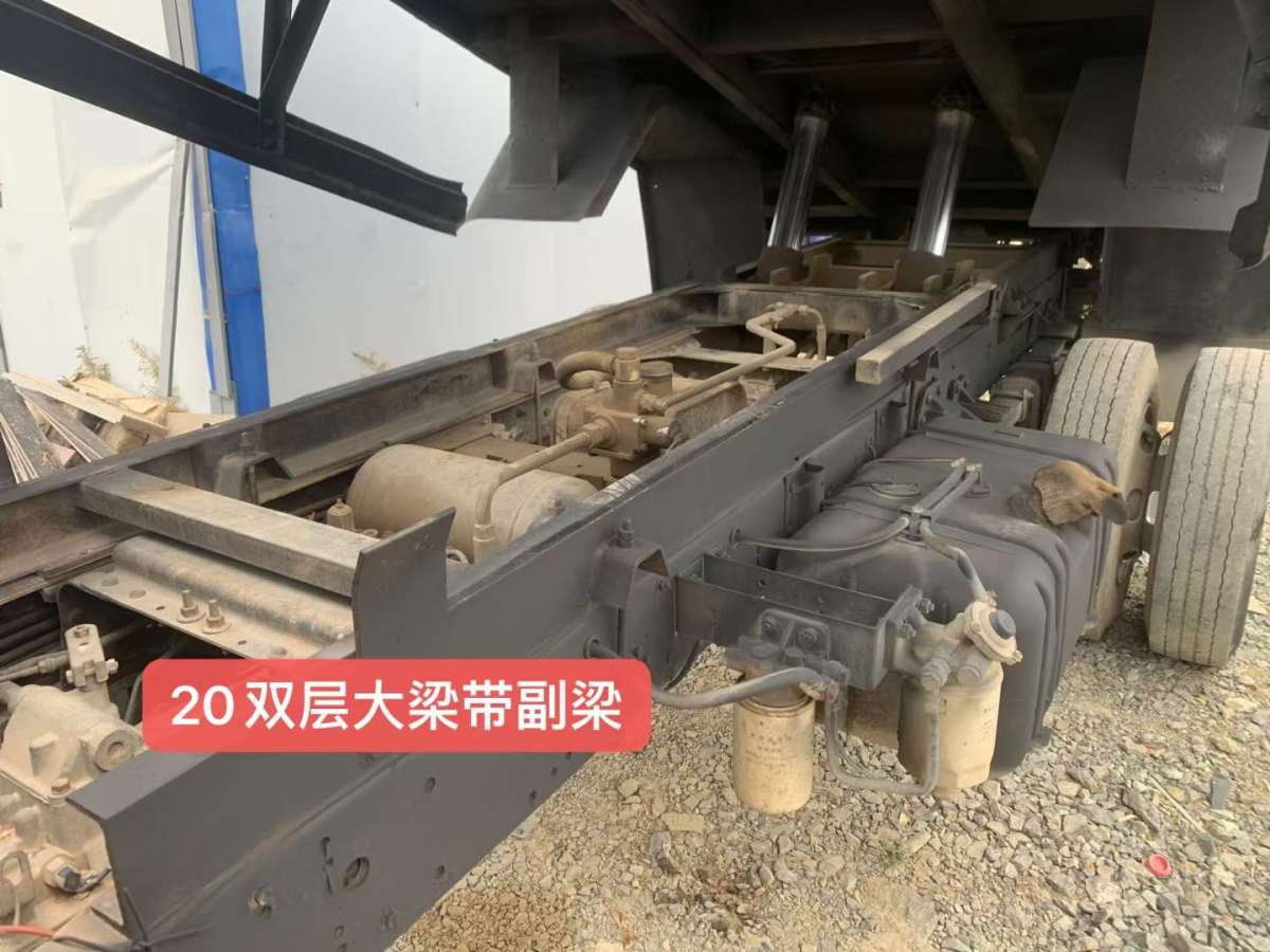 江鈴輕汽 騏鈴T5  2019款 2.2T PLUS尊貴版標(biāo)準(zhǔn)軸距V22圖片