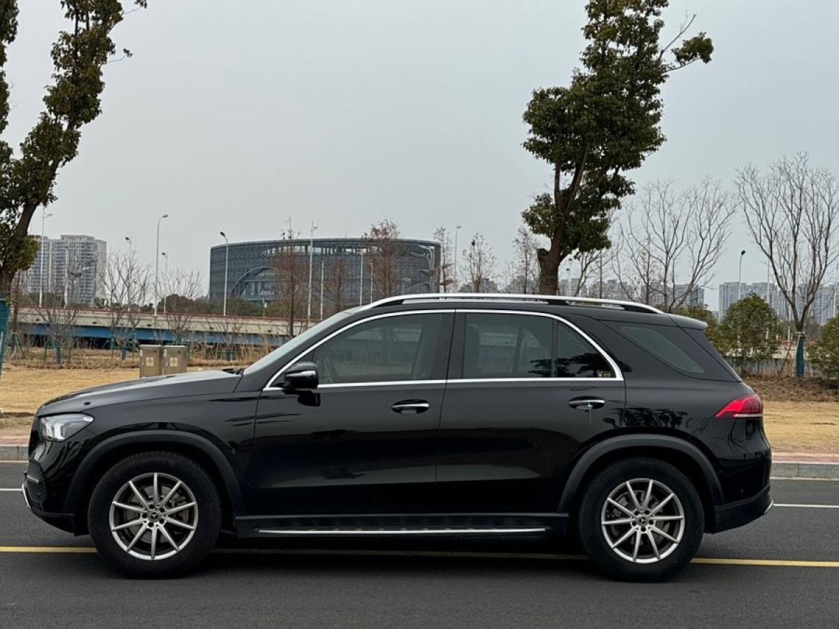 奔馳 奔馳GLE  2020款 改款 GLE 350 4MATIC 時(shí)尚型特別版圖片